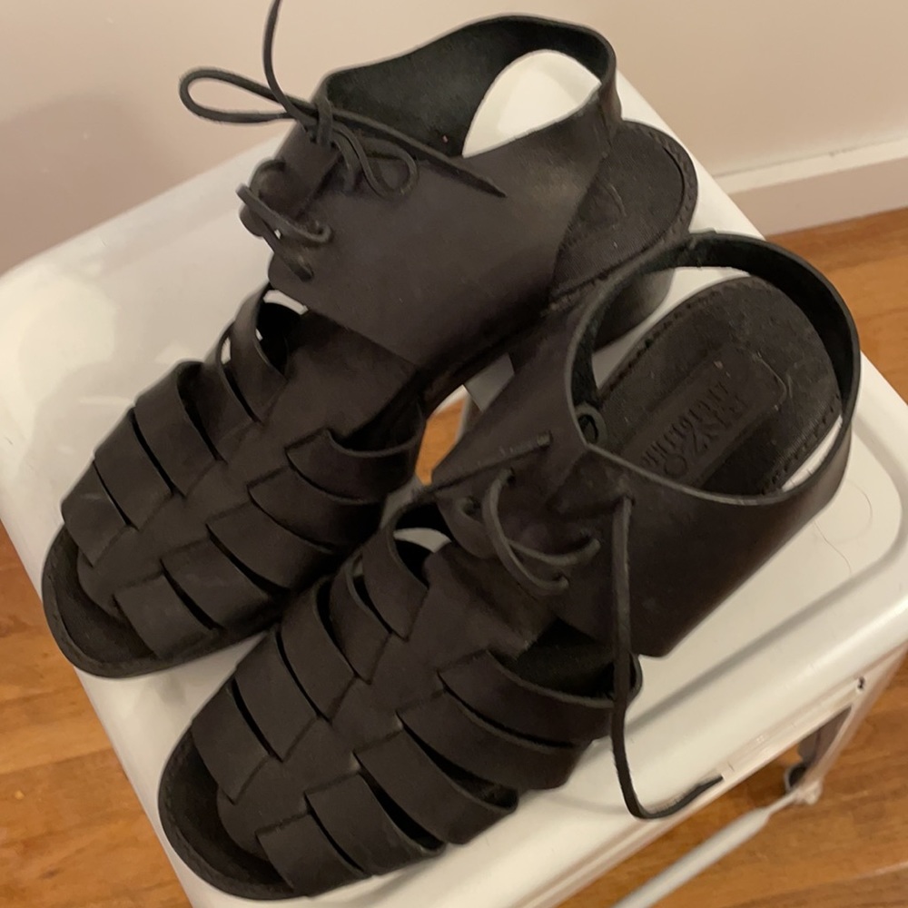 Enzo Angiolini strappy leather sandals